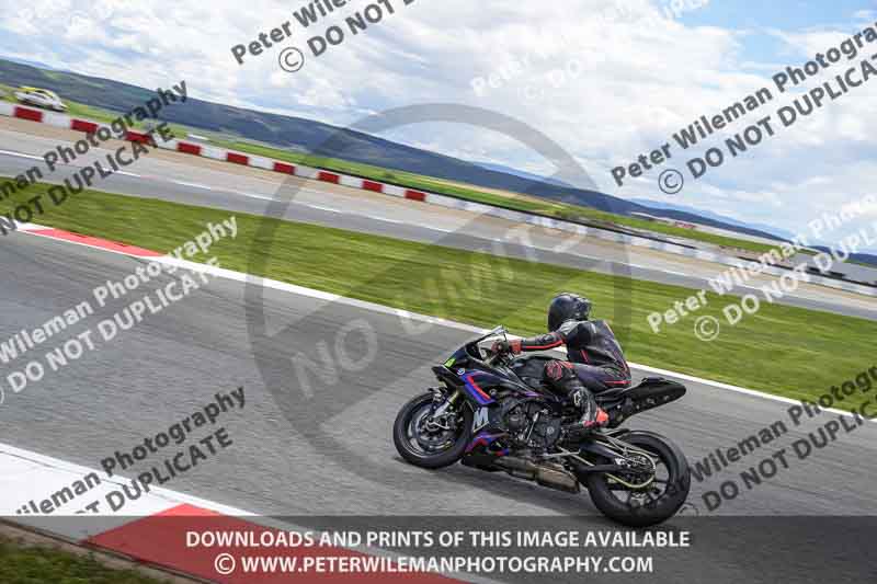 cadwell no limits trackday;cadwell park;cadwell park photographs;cadwell trackday photographs;enduro digital images;event digital images;eventdigitalimages;navarra;no limits trackdays;peter wileman photography;racing digital images;trackday digital images;trackday photos